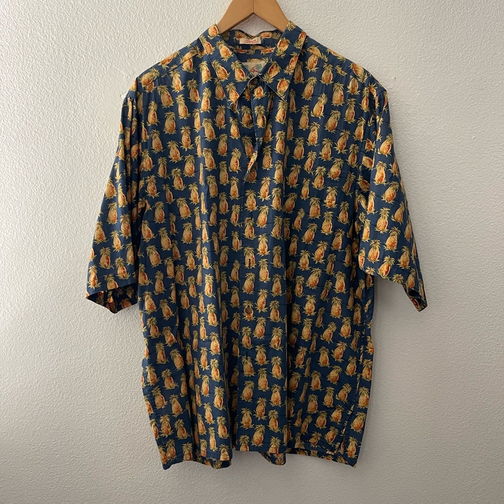 Reyn Spooner Navy and Gold Casual Shirt Pineapple Button Down Short Sleeve